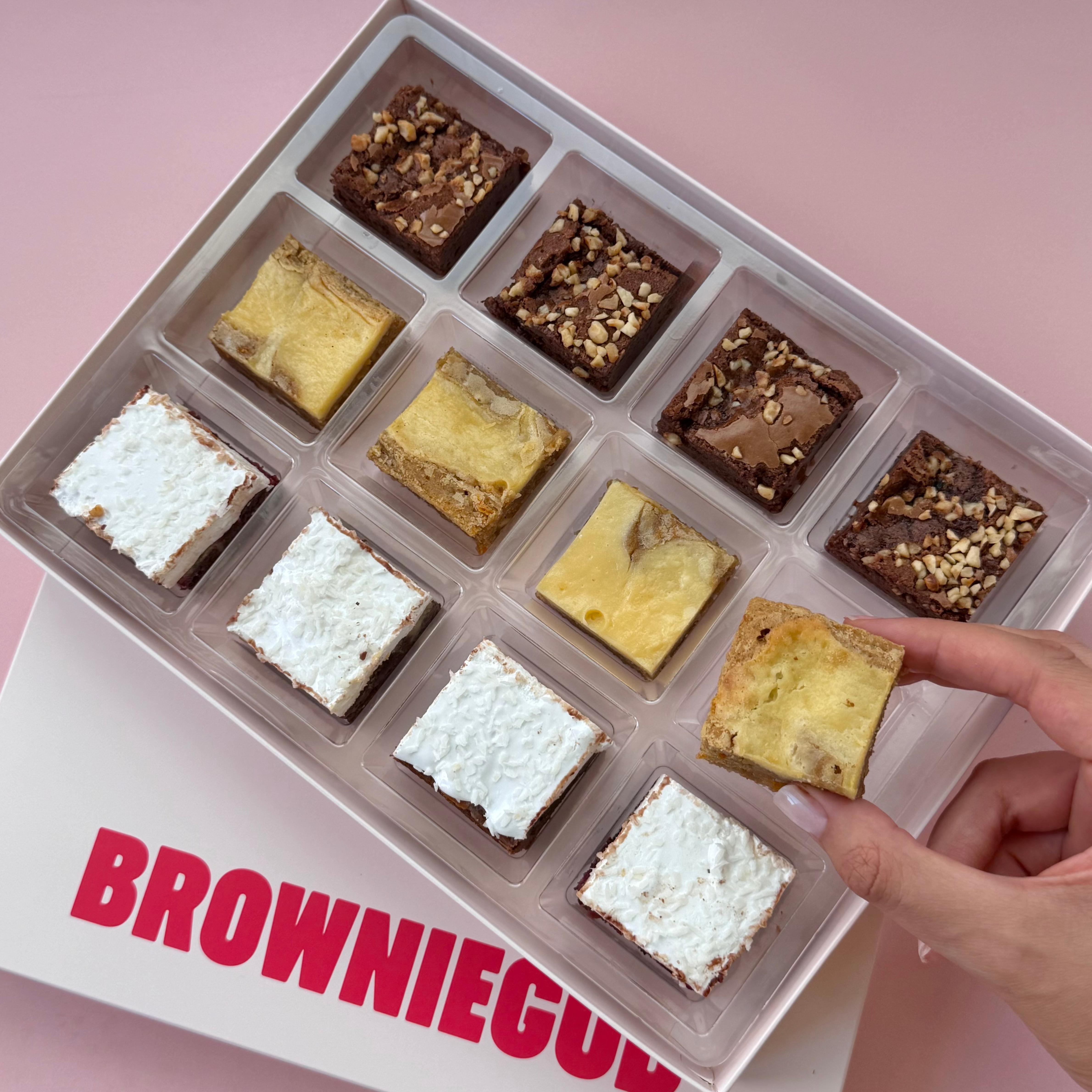 AUGUST BROWNIE MIX