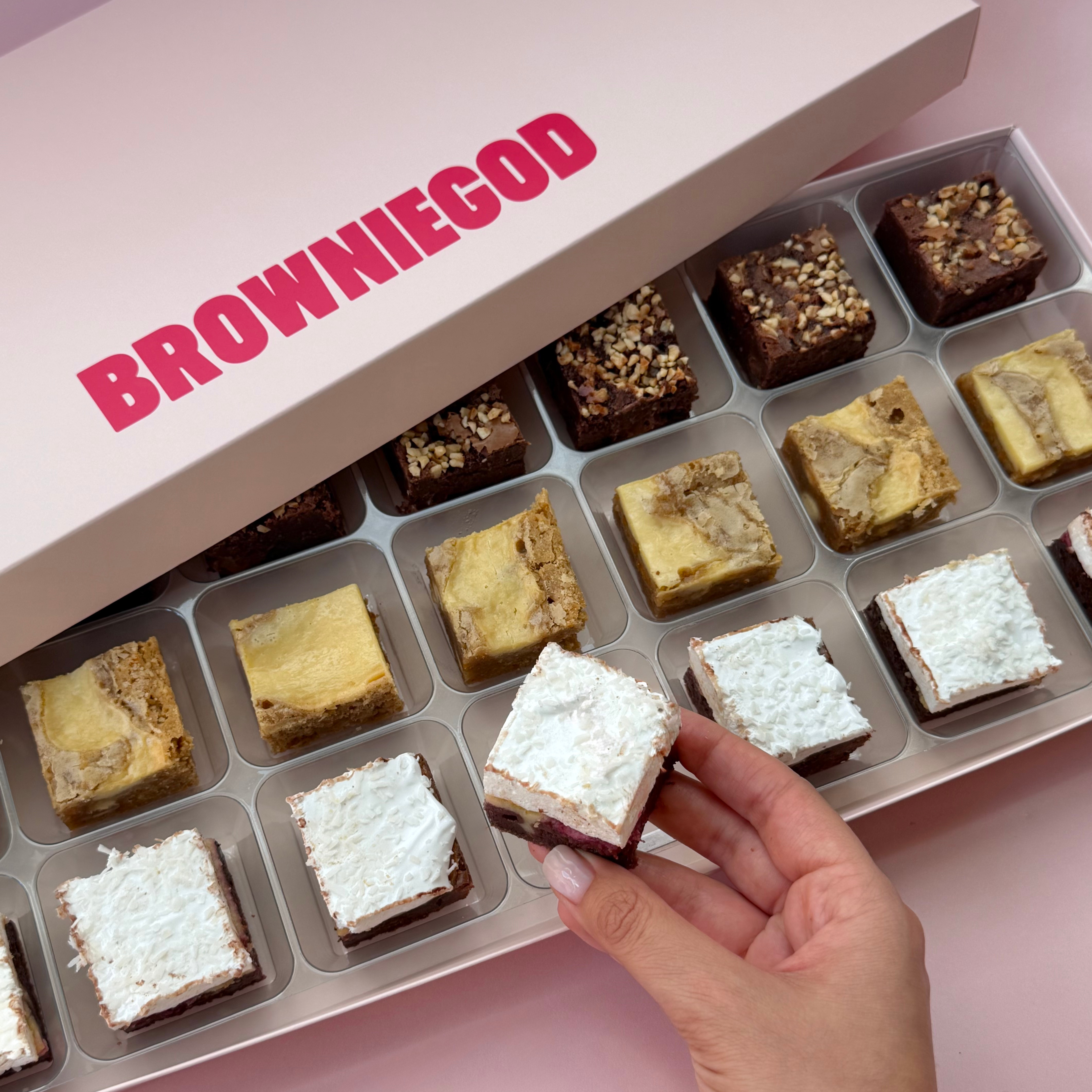 AUGUST BROWNIE MIX