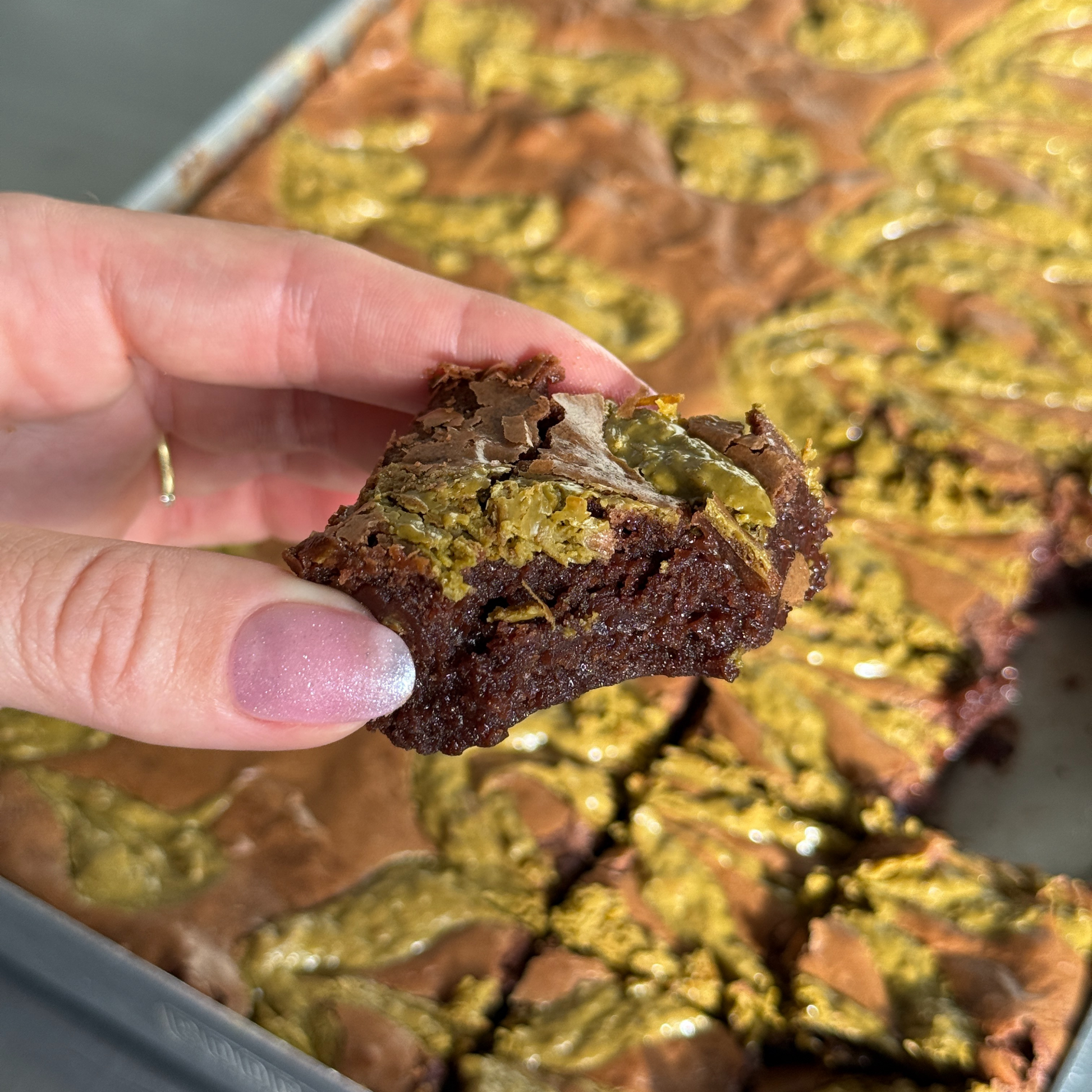 PISTACHIO KUNAFAH BROWNIES