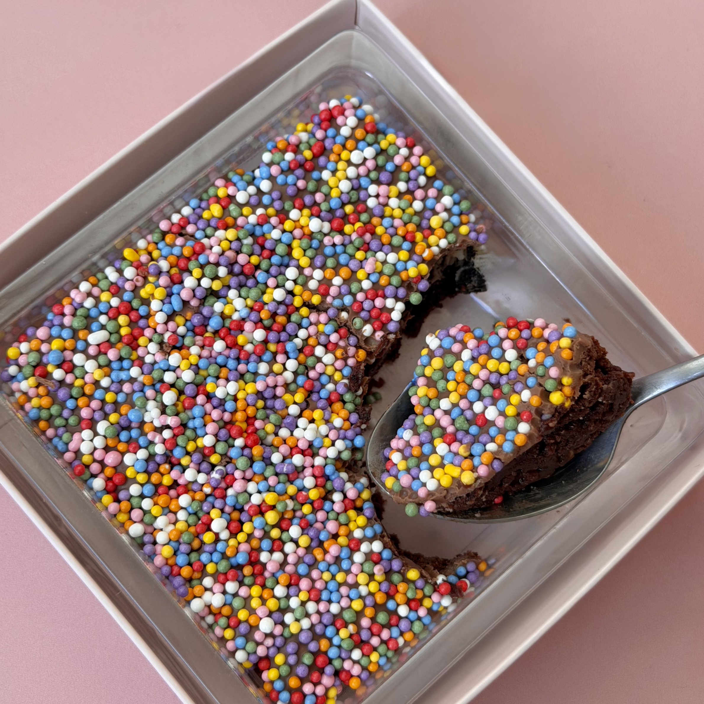 DOT CAKE BROWNIE