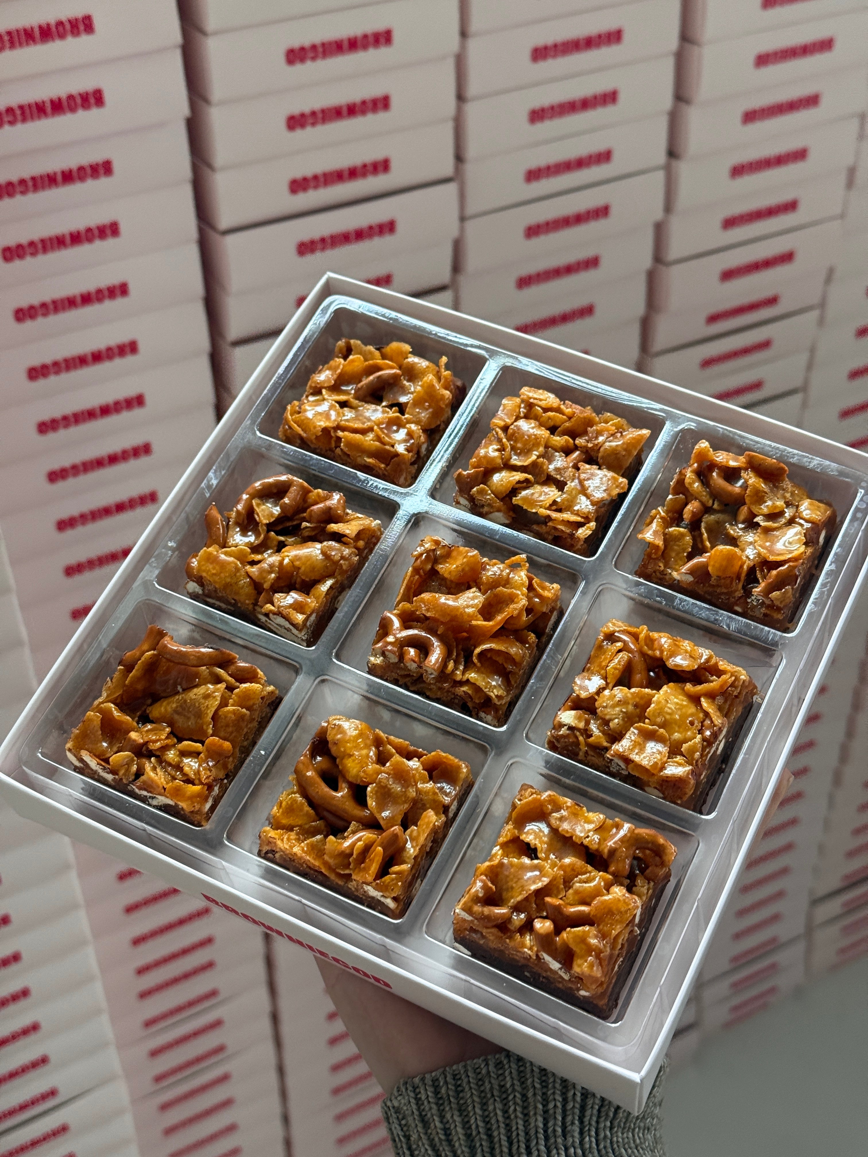 CARAMEL CRUNCH BROWNIE