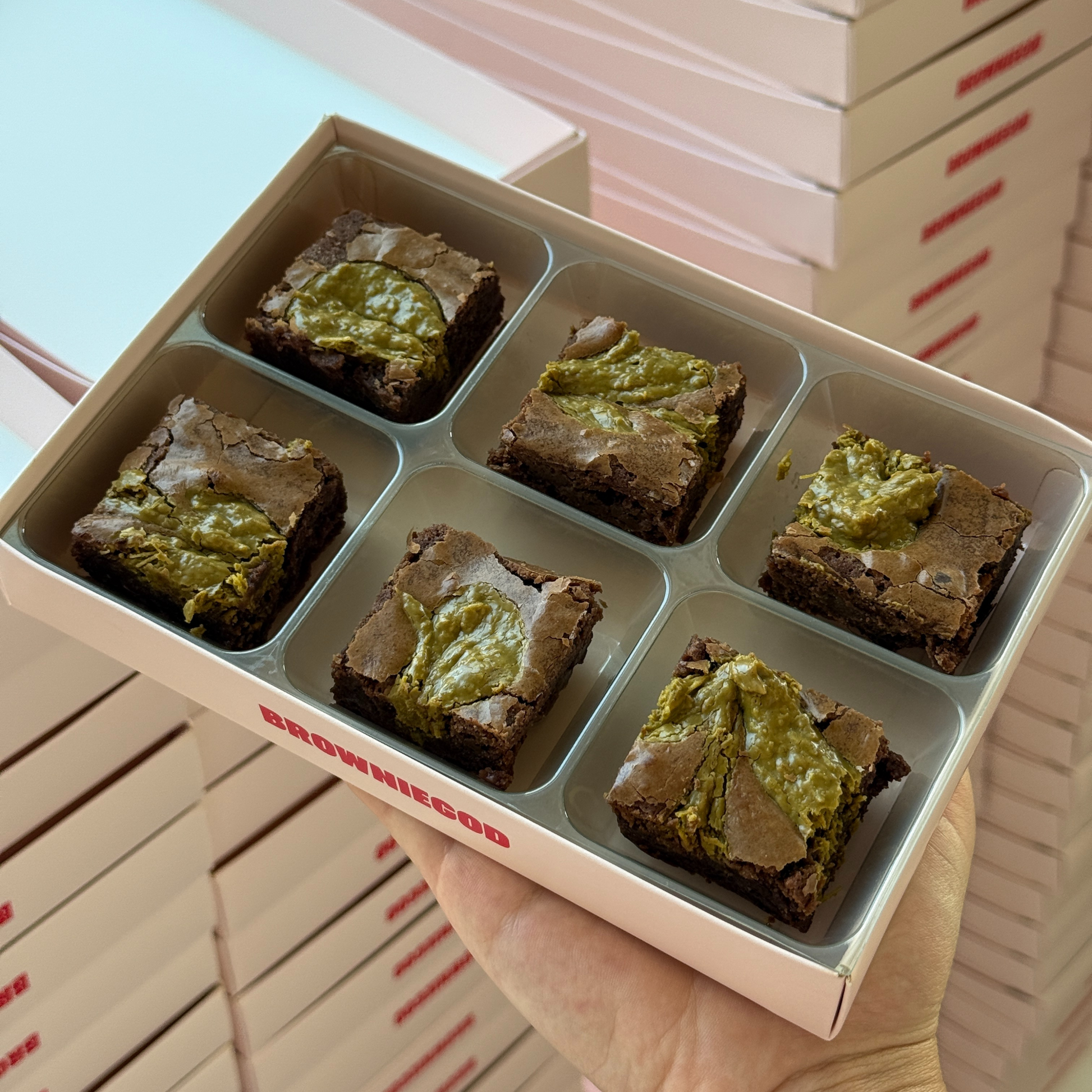 PISTACHIO KUNAFAH BROWNIES